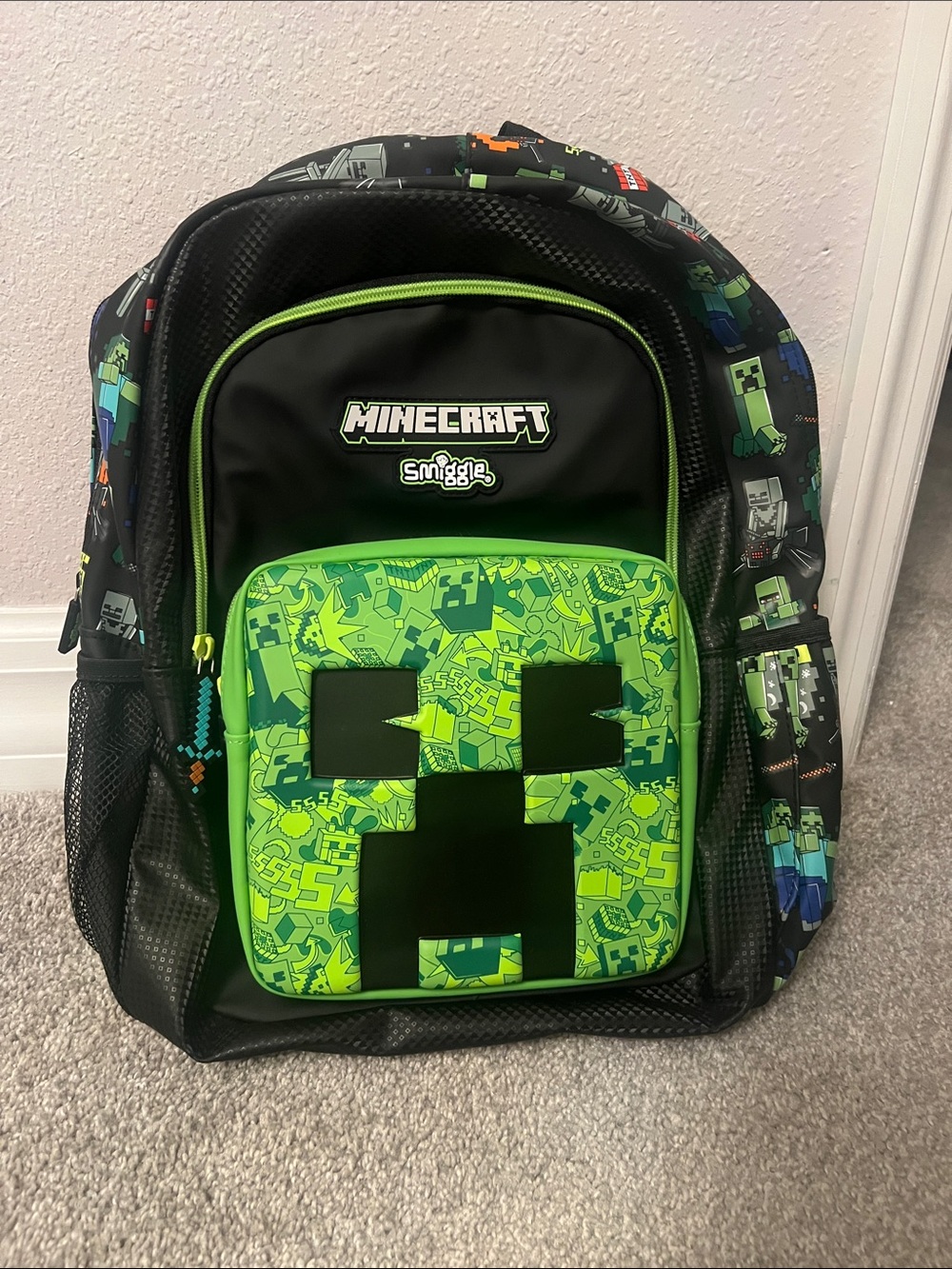Minecraft Smiggle Classic Creeper Backpack - Neon Green & Black - Picture 12 of 17
